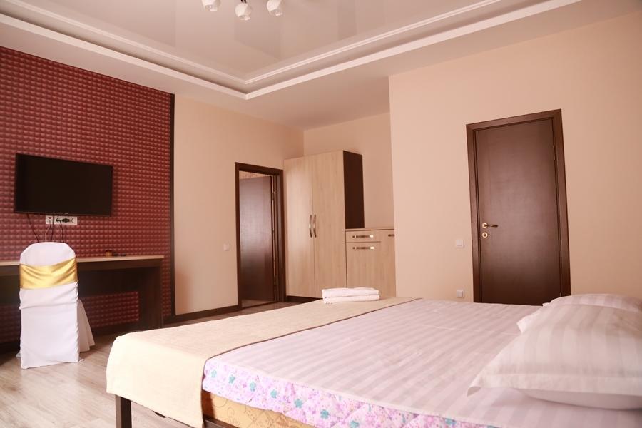 Center Hotel Bichkek Extérieur photo