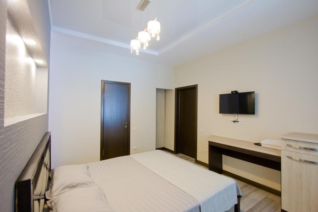 Center Hotel Bichkek Extérieur photo