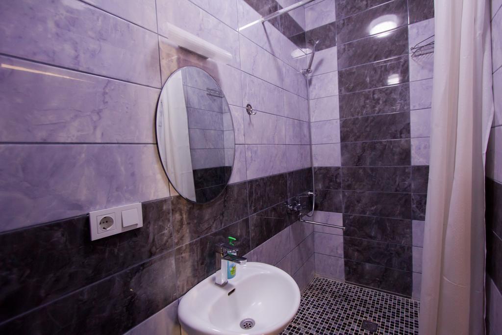 Center Hotel Bichkek Extérieur photo