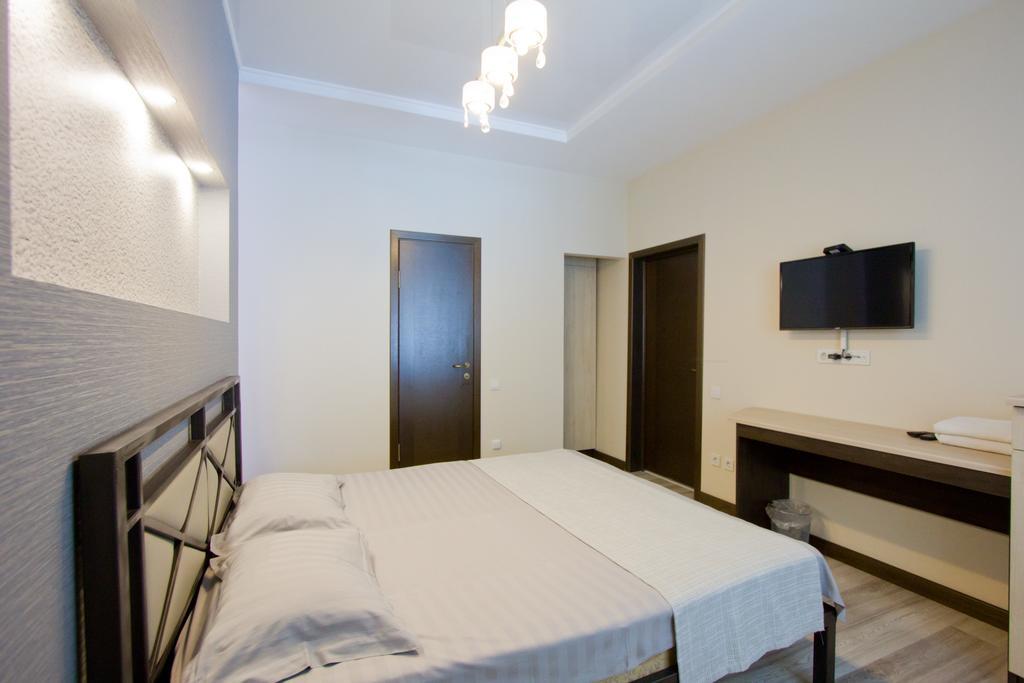 Center Hotel Bichkek Extérieur photo